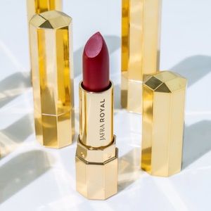 JAFRA Ruby Lipstick Royal Jelly Luxury Royal (2)